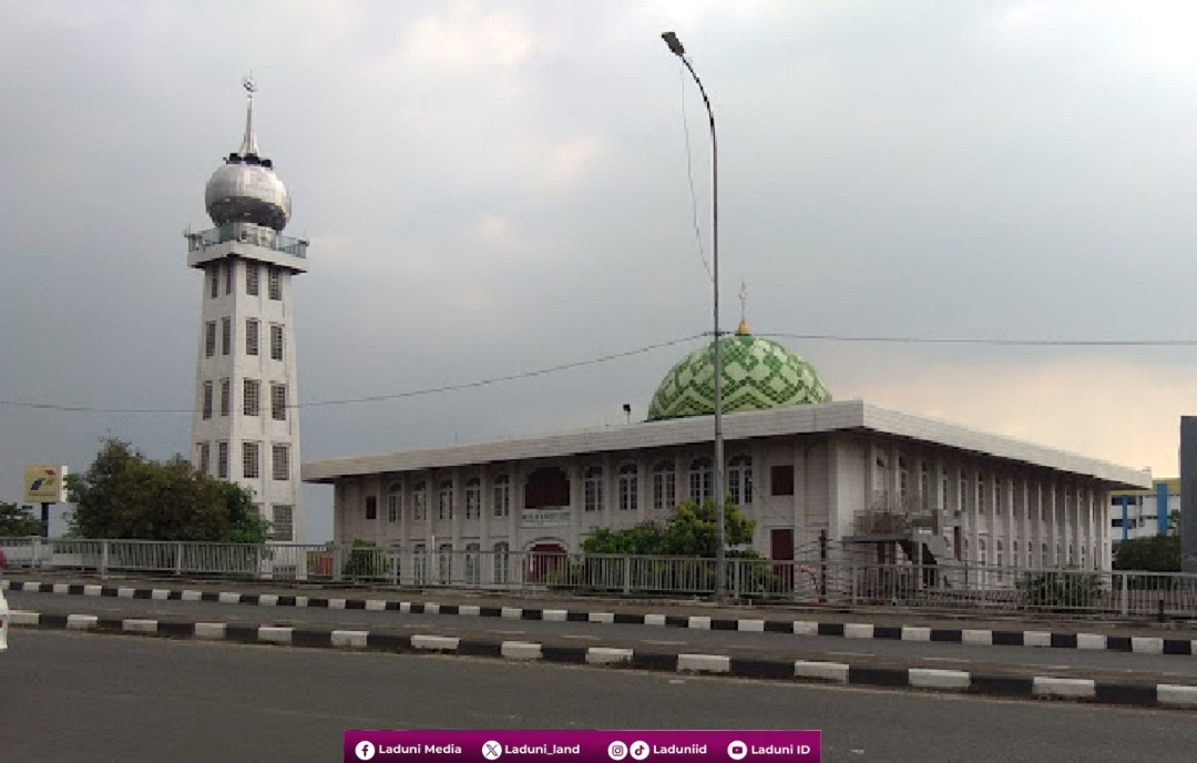 Ziarah di Makam KH. Hasbiyallah Pengasuh Pesantren Al-Wathoniyah Jakarta