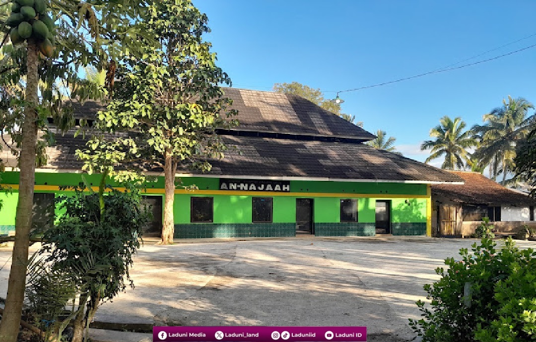 Ziarah di Makam KH. Raden Ahmad Djawari (Ajengan Garuda), Muassis Pesantren An-Najah Garut