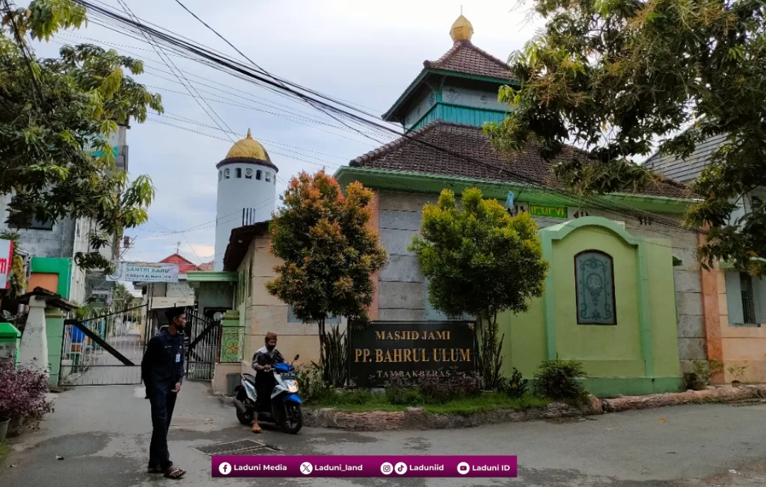 Menepis Pandangan Negatif terhadap Eksistensi Pondok Pesantren