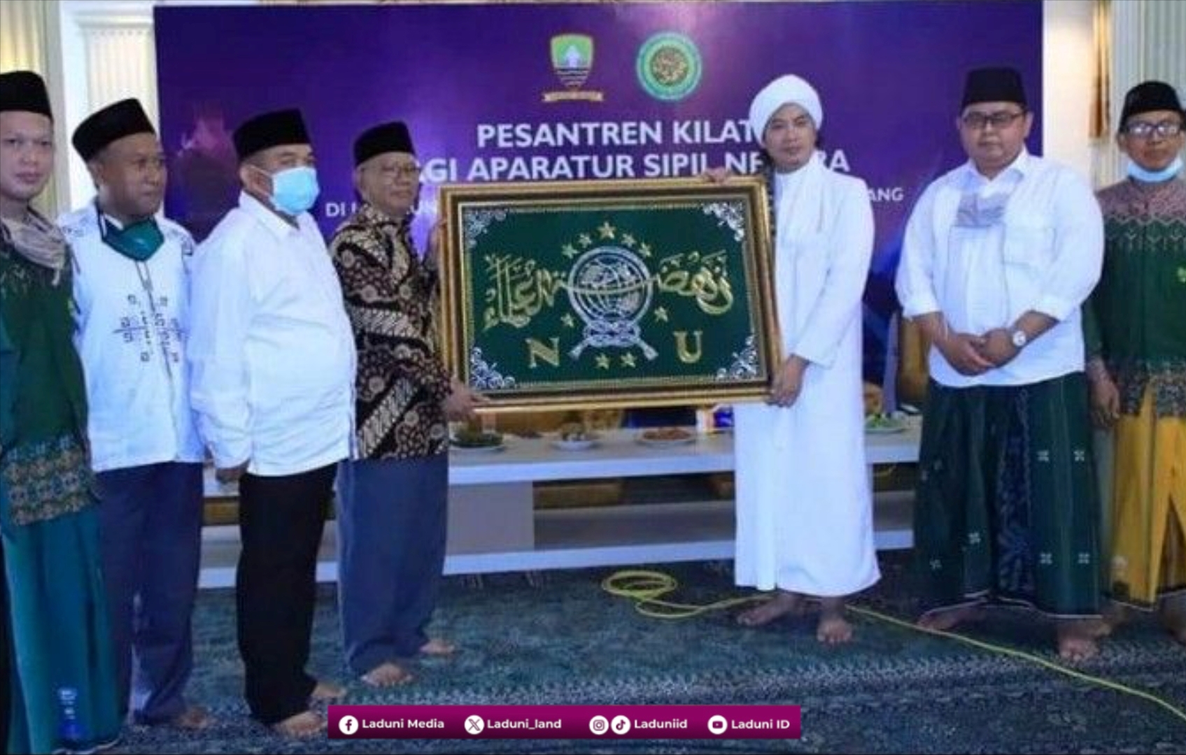 Nadhoman Nasab dan Keluarga Rasulullah SAW Karya KH. Muhammad Muhyiddin Abdul Qodir Al-Manafi