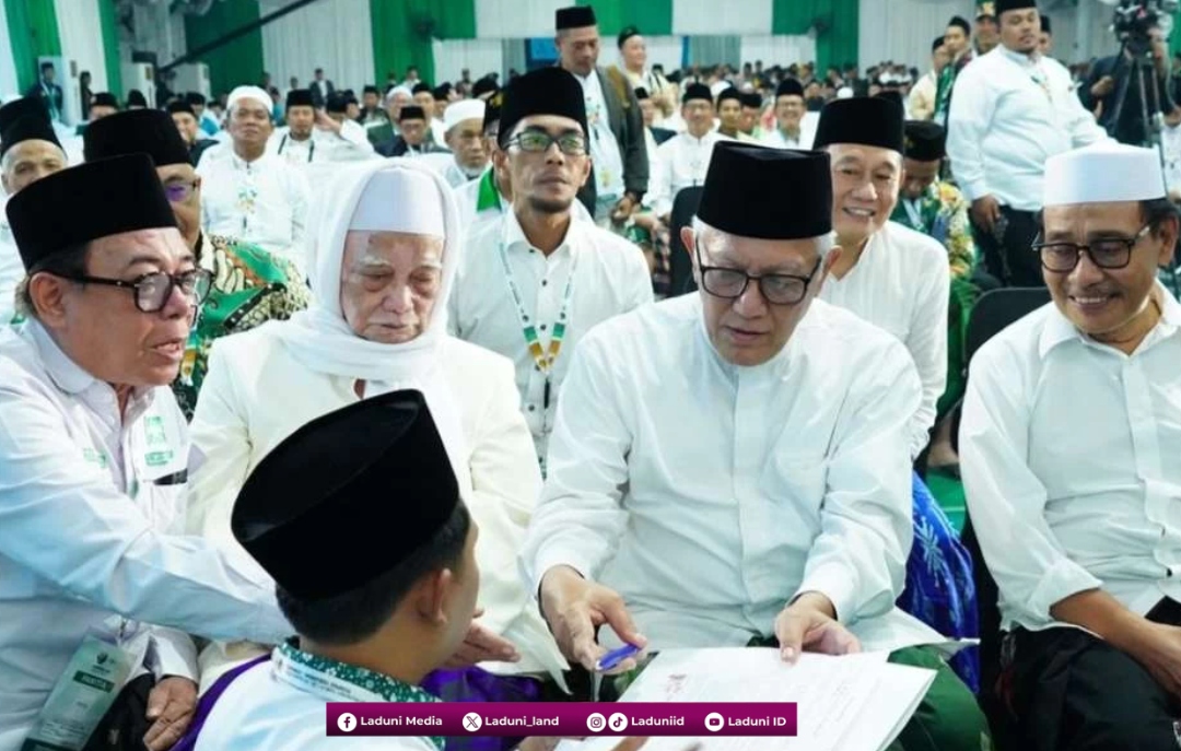 Konferwil NU Jatim: KH. Anwar Manshur dan KH. Abdul Hakim Mahfudz Terpilih Menjadi Pimpinan PWNU Jatim 2024-2029