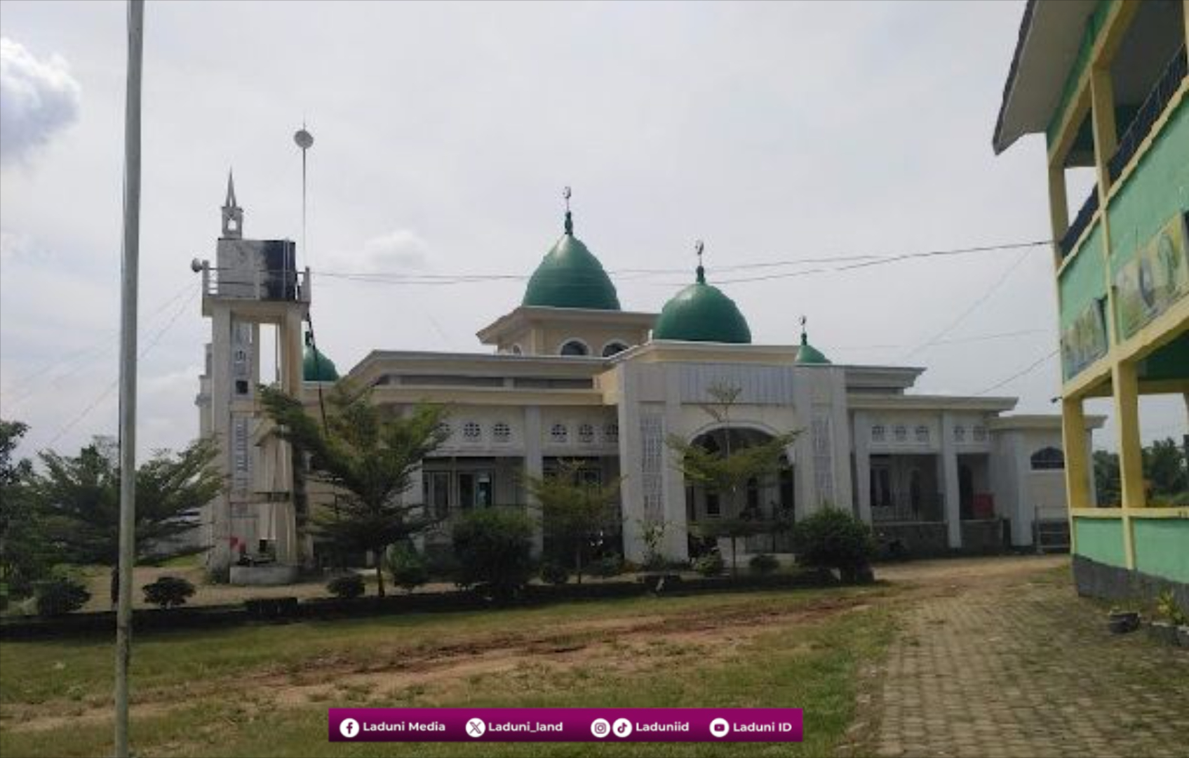 Ziarah Makam KH. Muhammad Najmi Qadir, Pengasuh Pesantren As'ad Jambi