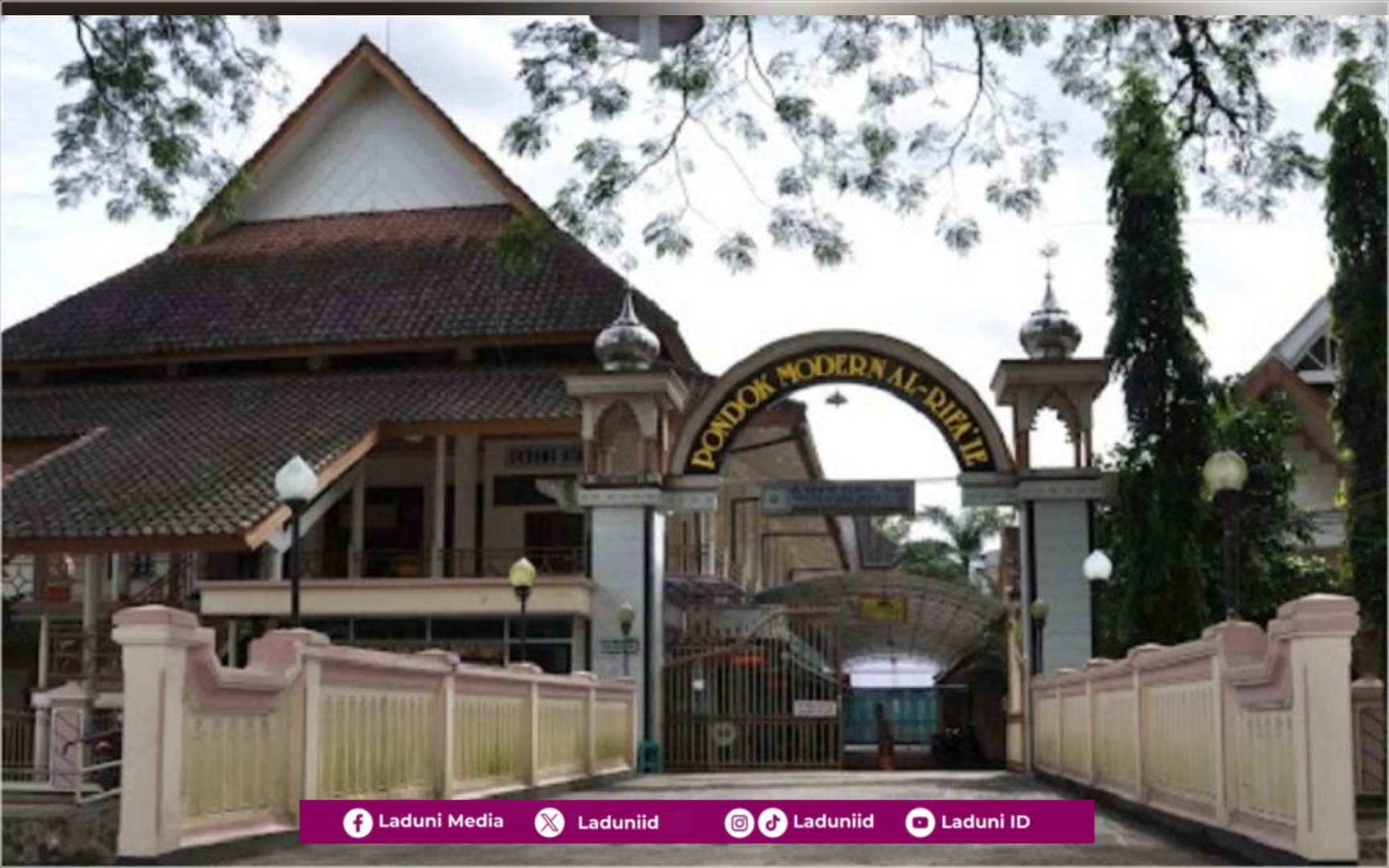 Ziarah Makam KH. Ahmad Zamachsyarin Pendiri Pesantren Modern Al-Rifa’ie Malang