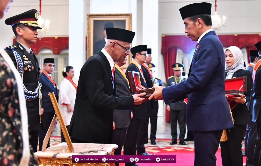 KH. Ali Manshur, Pencipta Shalawat Badar Dianugerahi Bintang Budaya Parama Dharma